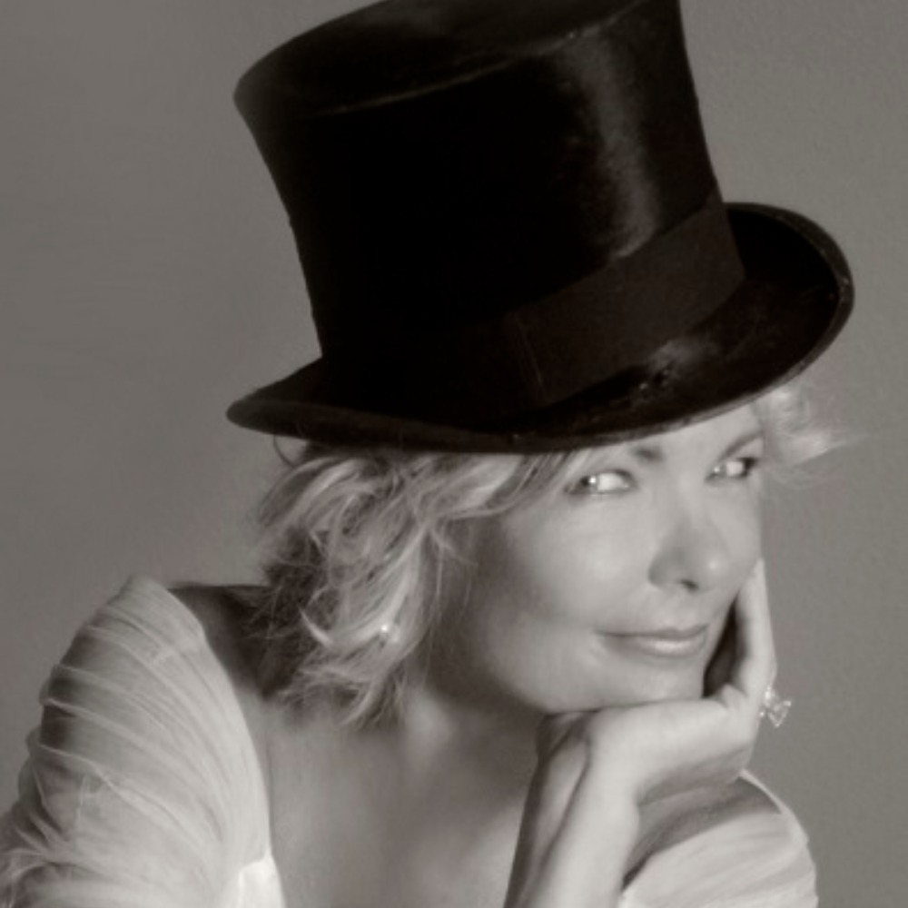 Meet your Posher, Dee